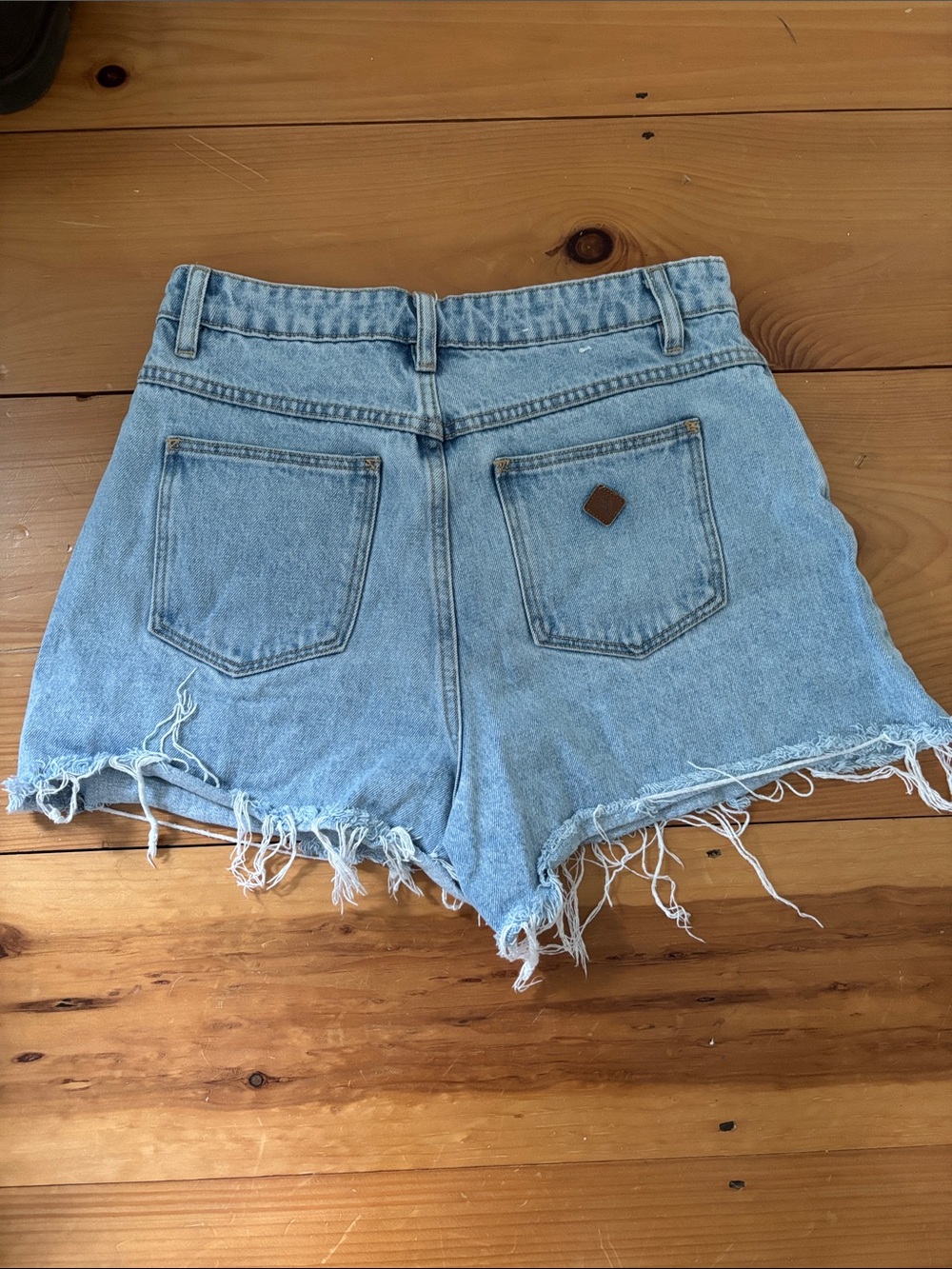 Abrand Jeans A Venice Shorts - Picture 2 of 2